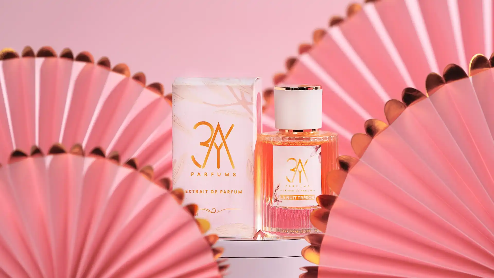 عطر نسائي فاخر